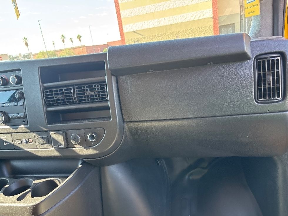 Light Duty Box Truck-Light and Medium Duty Trucks-GMC-2021-Savana G33503-El Paso-TX-114,834\n\t\tmiles-$ 25,000 - Image 19