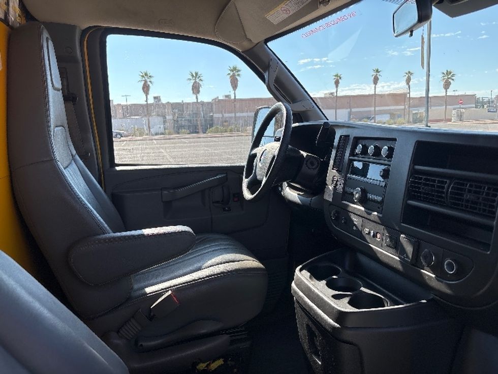 Light Duty Box Truck-Light and Medium Duty Trucks-GMC-2021-Savana G33503-El Paso-TX-114,834\n\t\tmiles-$ 25,000 - Image 20