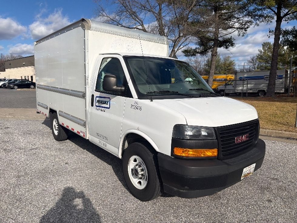 Light Duty Box Truck-Light and Medium Duty Trucks-GMC-2021-Savana G33503-Essex-MD-91,178\n\t\tmiles-$ 29,000 - Image 1