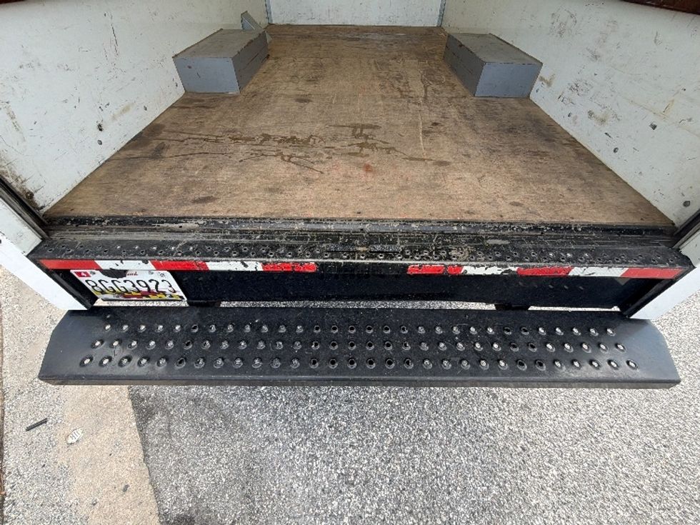 Light Duty Box Truck-Light and Medium Duty Trucks-GMC-2021-Savana G33503-Essex-MD-91,178\n\t\tmiles-$ 29,000 - Image 10