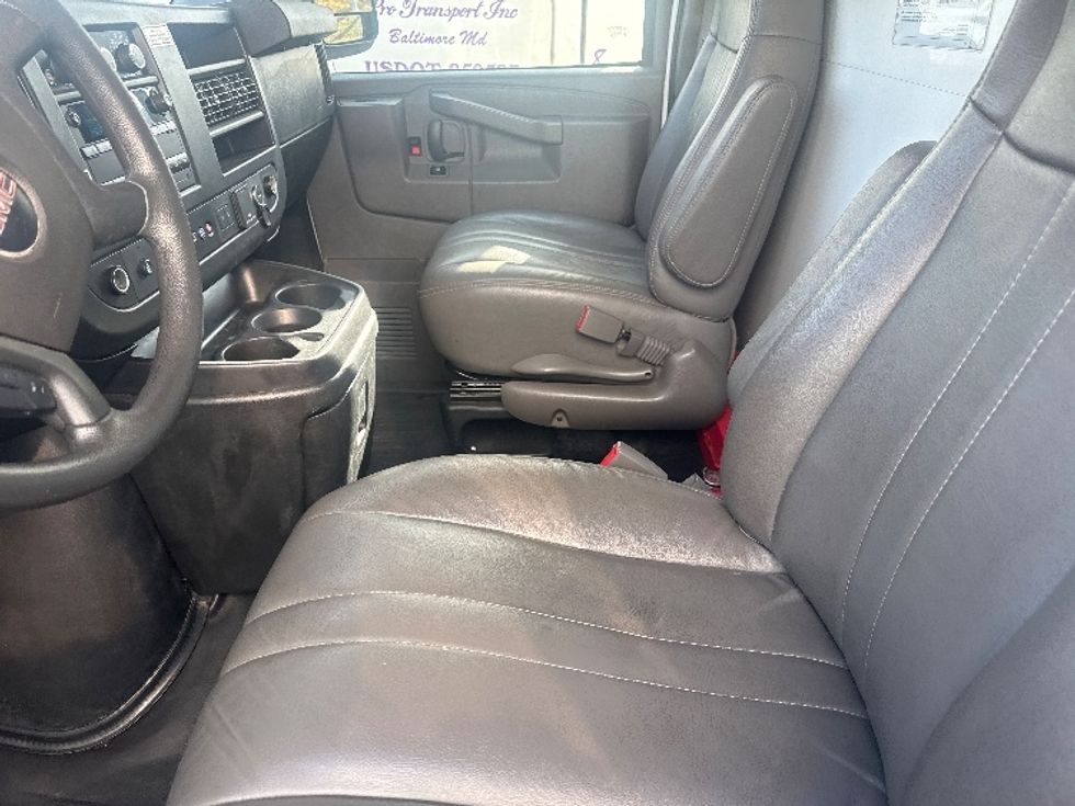 Light Duty Box Truck-Light and Medium Duty Trucks-GMC-2021-Savana G33503-Essex-MD-91,178\n\t\tmiles-$ 29,000 - Image 16