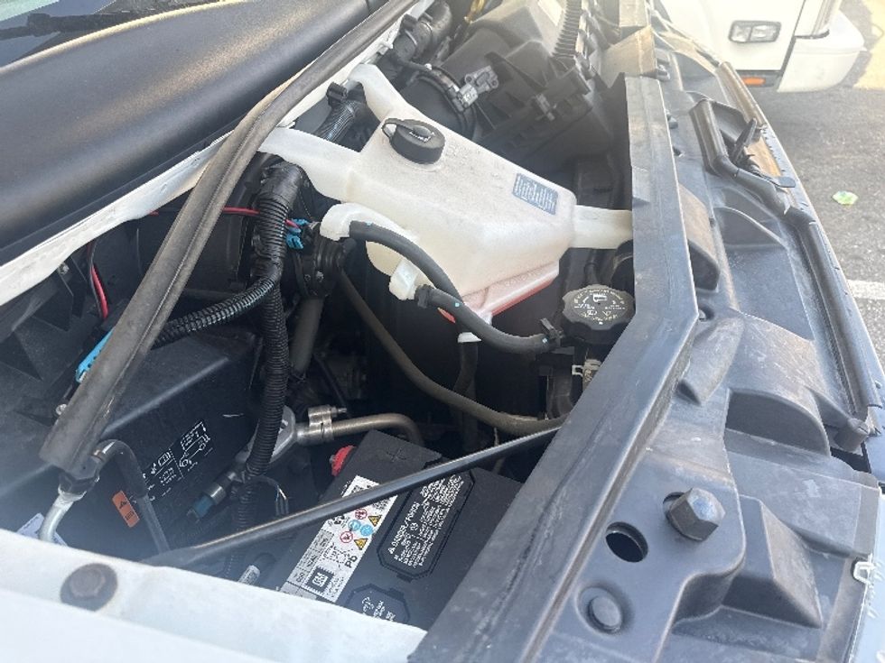 Light Duty Box Truck-Light and Medium Duty Trucks-GMC-2021-Savana G33503-Essex-MD-91,178\n\t\tmiles-$ 29,000 - Image 20