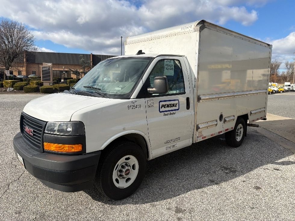 Light Duty Box Truck-Light and Medium Duty Trucks-GMC-2021-Savana G33503-Essex-MD-91,178\n\t\tmiles-$ 29,000 - Image 3