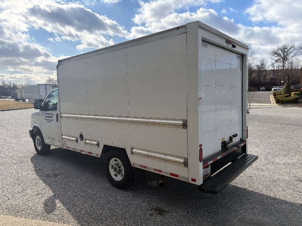 Light Duty Box Truck-Light and Medium Duty Trucks-GMC-2021-Savana G33503-Essex-MD-91,178\n\t\tmiles-$ 29,000 - Image 6