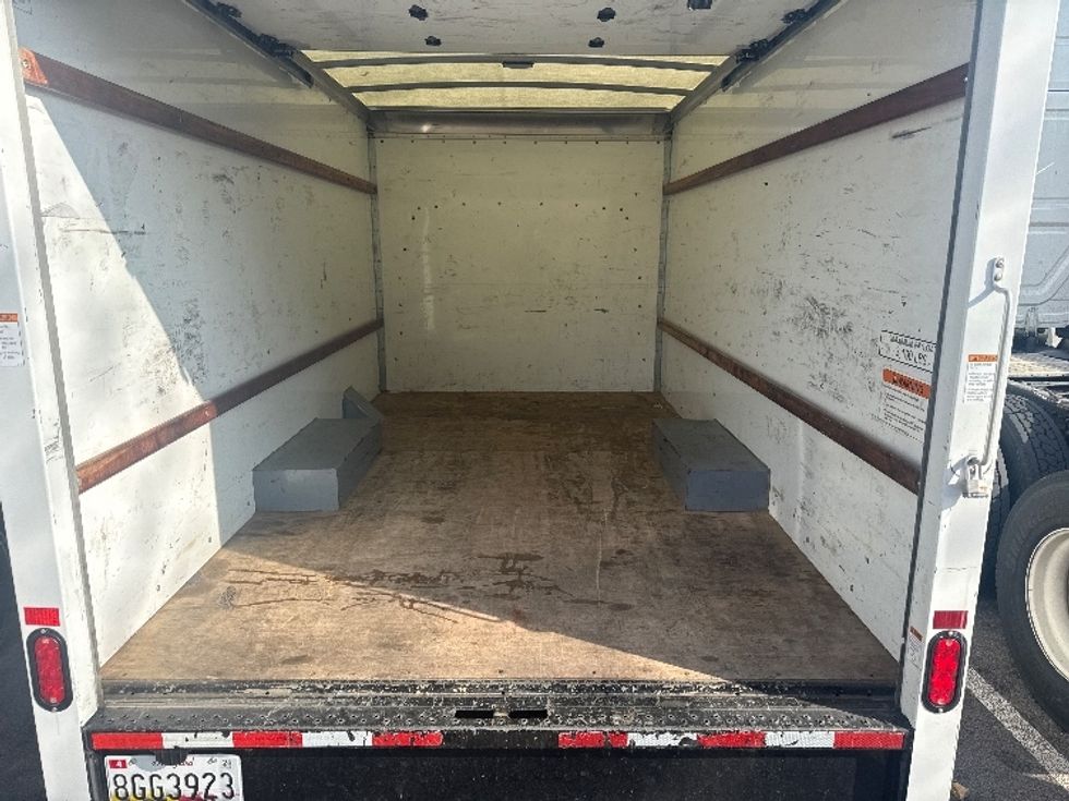 Light Duty Box Truck-Light and Medium Duty Trucks-GMC-2021-Savana G33503-Essex-MD-91,178\n\t\tmiles-$ 29,000 - Image 9