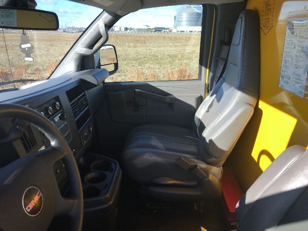 Light Duty Box Truck-Light and Medium Duty Trucks-GMC-2021-Savana G33503-Evansville-IN-101,245\n\t\tmiles-$ 25,500 - Image 18