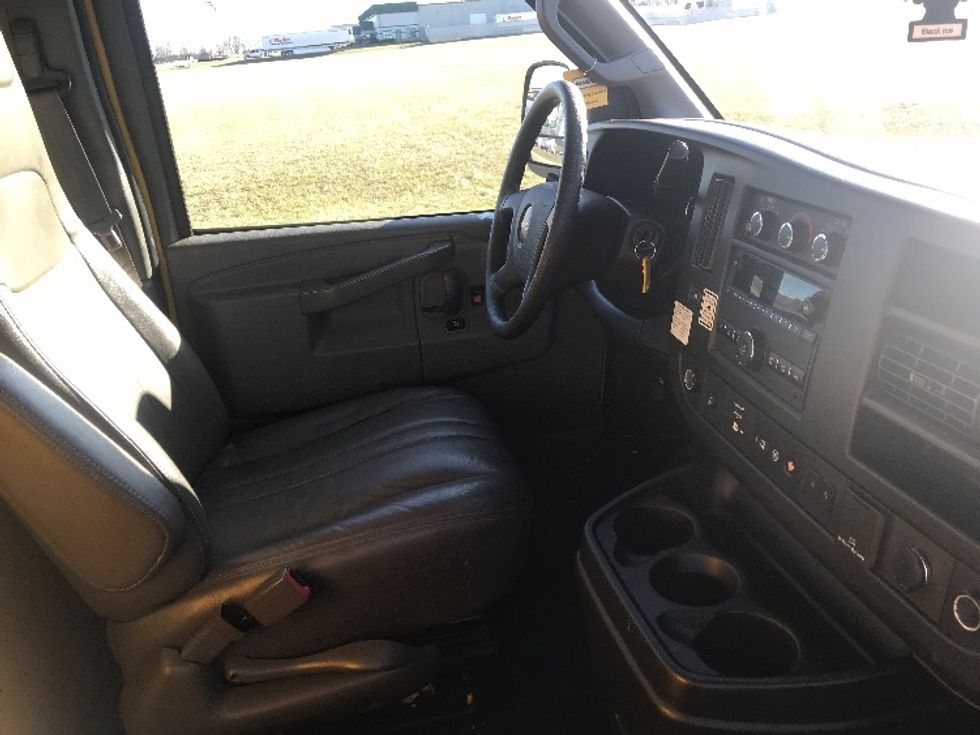 Light Duty Box Truck-Light and Medium Duty Trucks-GMC-2021-Savana G33503-Evansville-IN-101,245\n\t\tmiles-$ 25,500 - Image 21