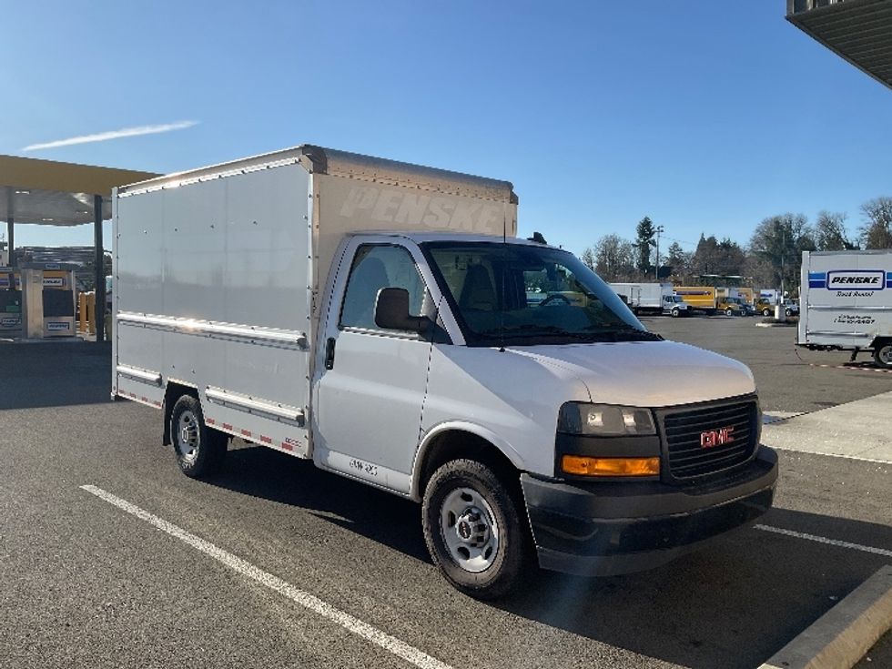 Light Duty Box Truck-Light and Medium Duty Trucks-GMC-2021-Savana G33503-Everett-WA-100,368\n\t\tmiles-$ 30,250 - Image 1
