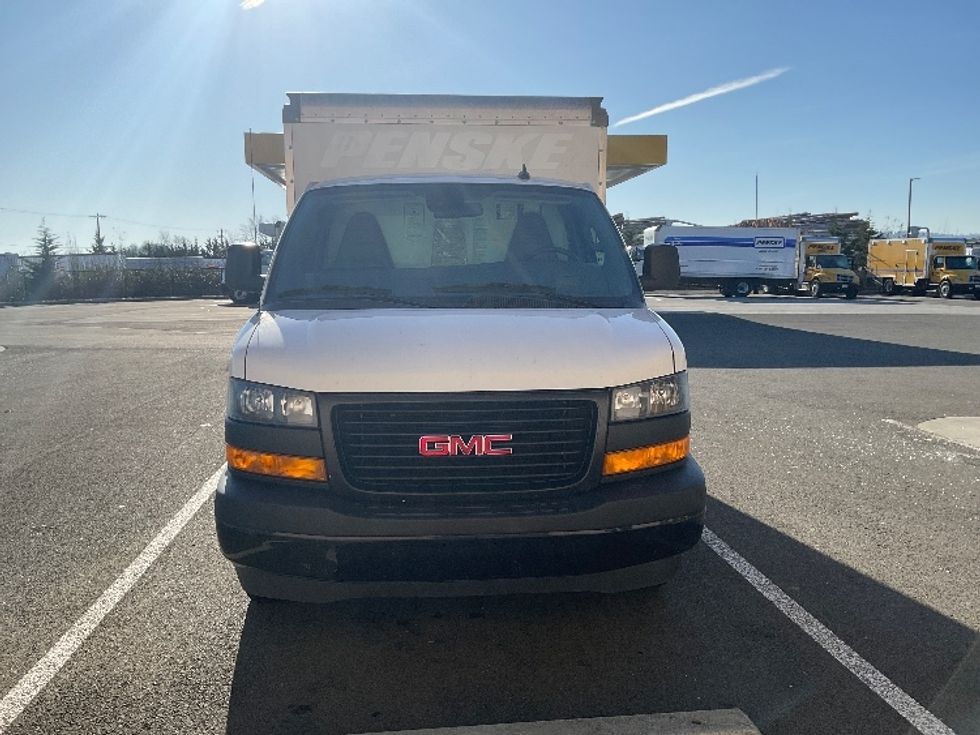 Light Duty Box Truck-Light and Medium Duty Trucks-GMC-2021-Savana G33503-Everett-WA-100,368\n\t\tmiles-$ 30,250 - Image 2