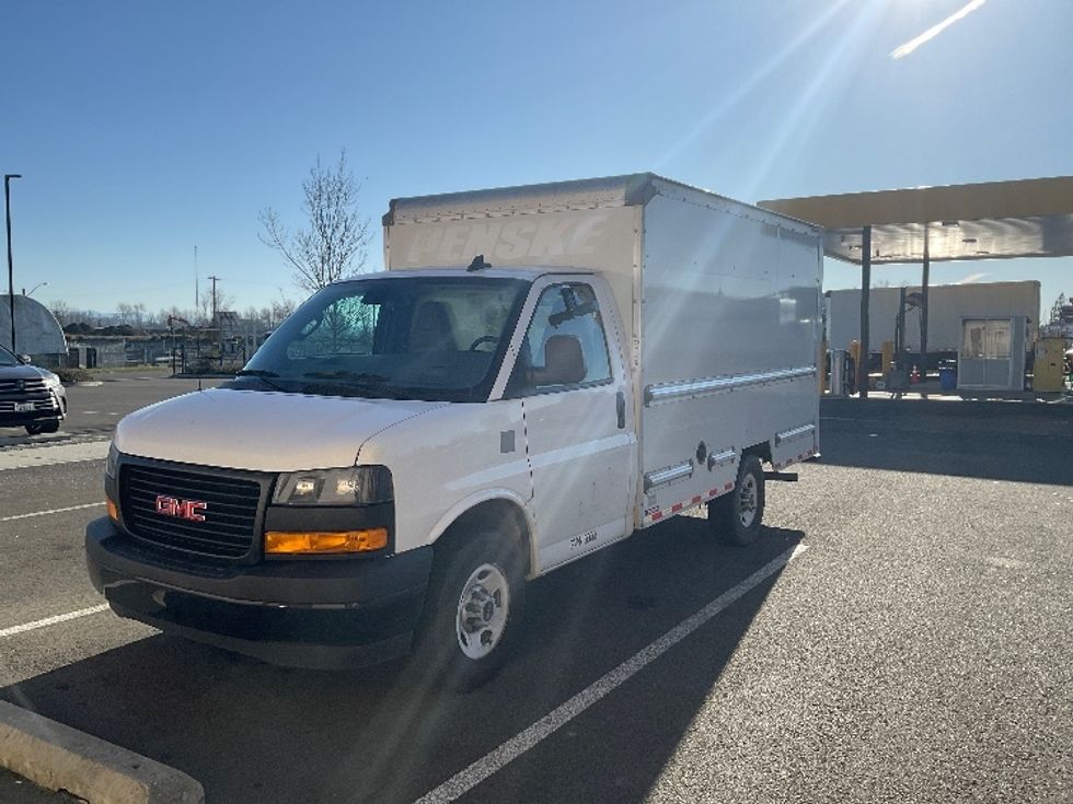 Light Duty Box Truck-Light and Medium Duty Trucks-GMC-2021-Savana G33503-Everett-WA-100,368\n\t\tmiles-$ 30,250 - Image 3