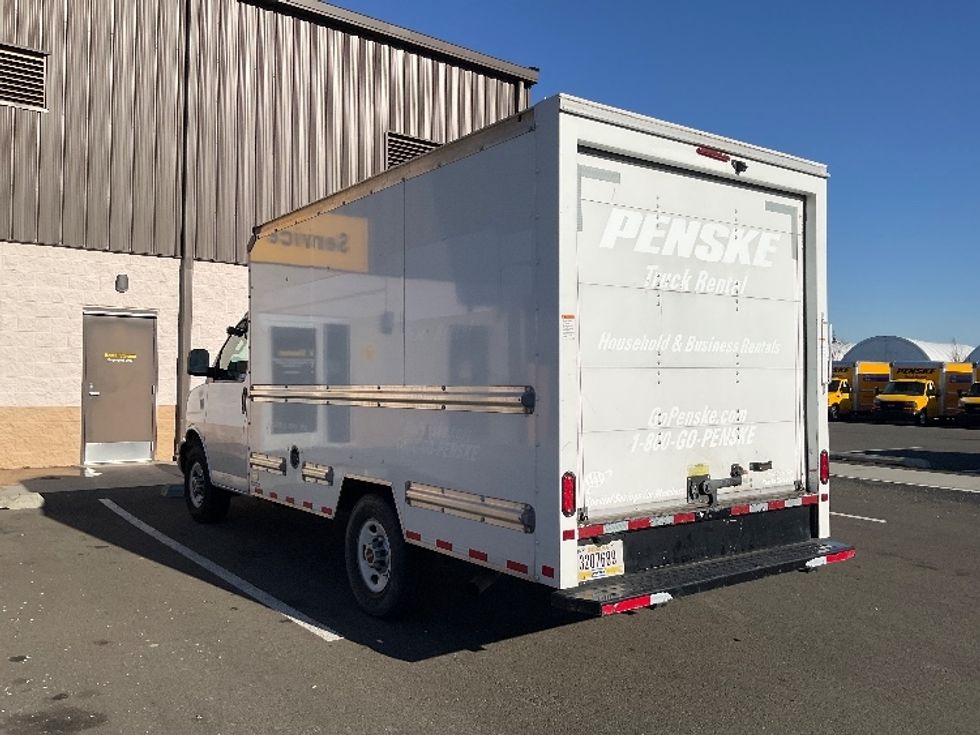 Light Duty Box Truck-Light and Medium Duty Trucks-GMC-2021-Savana G33503-Everett-WA-100,368\n\t\tmiles-$ 30,250 - Image 6