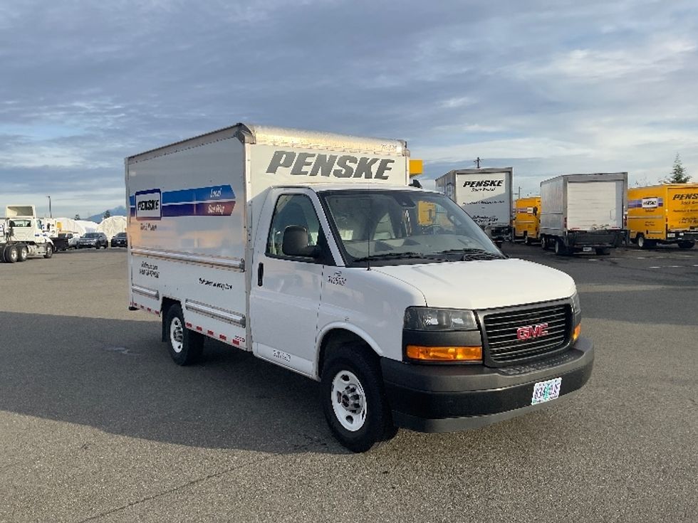 Light Duty Box Truck-Light and Medium Duty Trucks-GMC-2021-Savana G33503-Everett-WA-87,762\n\t\tmiles-$ 31,750 - Image 1