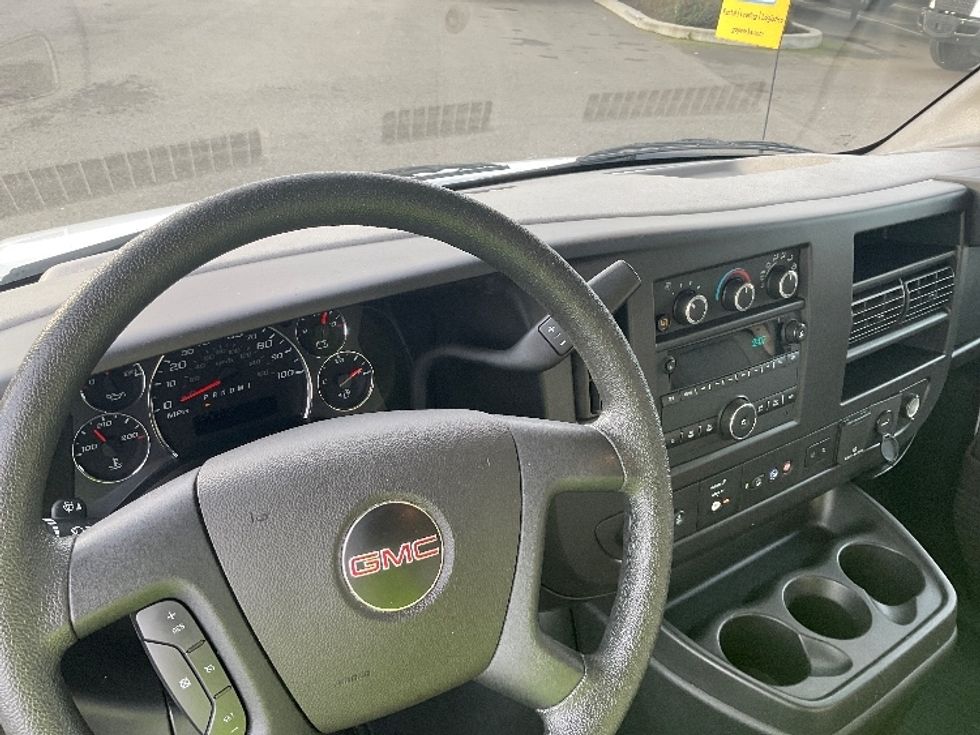 Light Duty Box Truck-Light and Medium Duty Trucks-GMC-2021-Savana G33503-Everett-WA-87,762\n\t\tmiles-$ 31,750 - Image 15