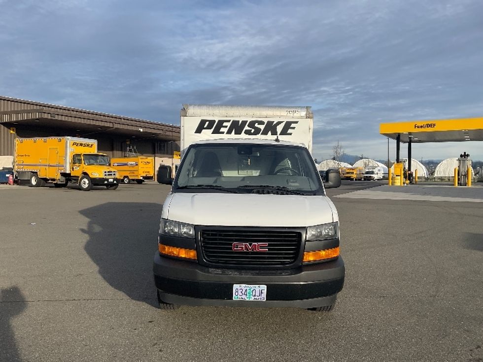 Light Duty Box Truck-Light and Medium Duty Trucks-GMC-2021-Savana G33503-Everett-WA-87,762\n\t\tmiles-$ 31,750 - Image 2