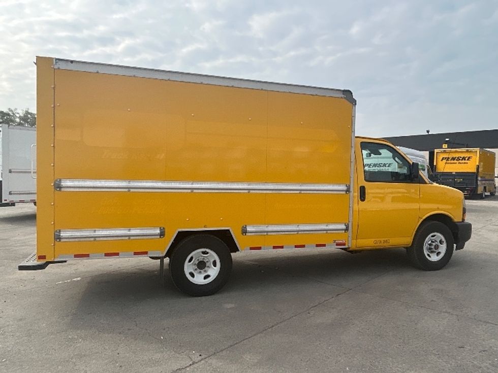 Light Duty Box Truck-Light and Medium Duty Trucks-GMC-2021-Savana G33503-Fontana-CA-101,998\n\t\tmiles-$ 27,250 - Image 15