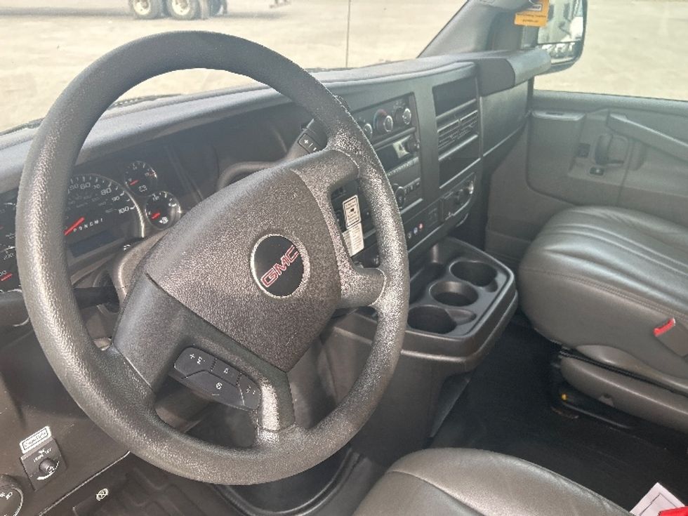 Light Duty Box Truck-Light and Medium Duty Trucks-GMC-2021-Savana G33503-Fontana-CA-101,998\n\t\tmiles-$ 27,250 - Image 18