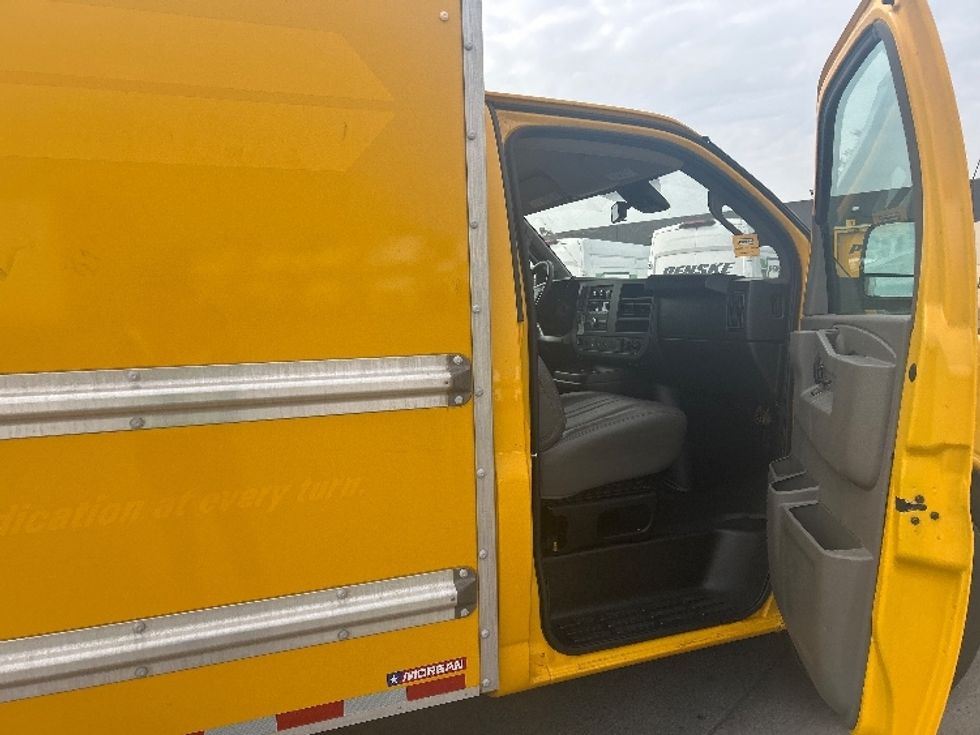 Light Duty Box Truck-Light and Medium Duty Trucks-GMC-2021-Savana G33503-Fontana-CA-101,998\n\t\tmiles-$ 27,250 - Image 20