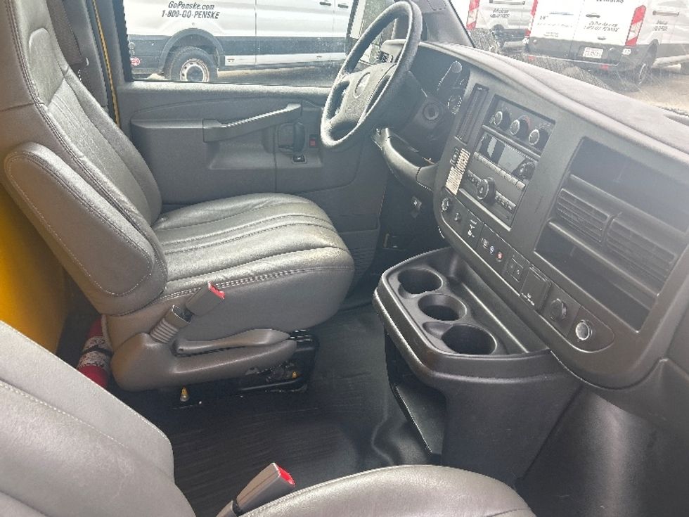 Light Duty Box Truck-Light and Medium Duty Trucks-GMC-2021-Savana G33503-Fontana-CA-101,998\n\t\tmiles-$ 27,250 - Image 22