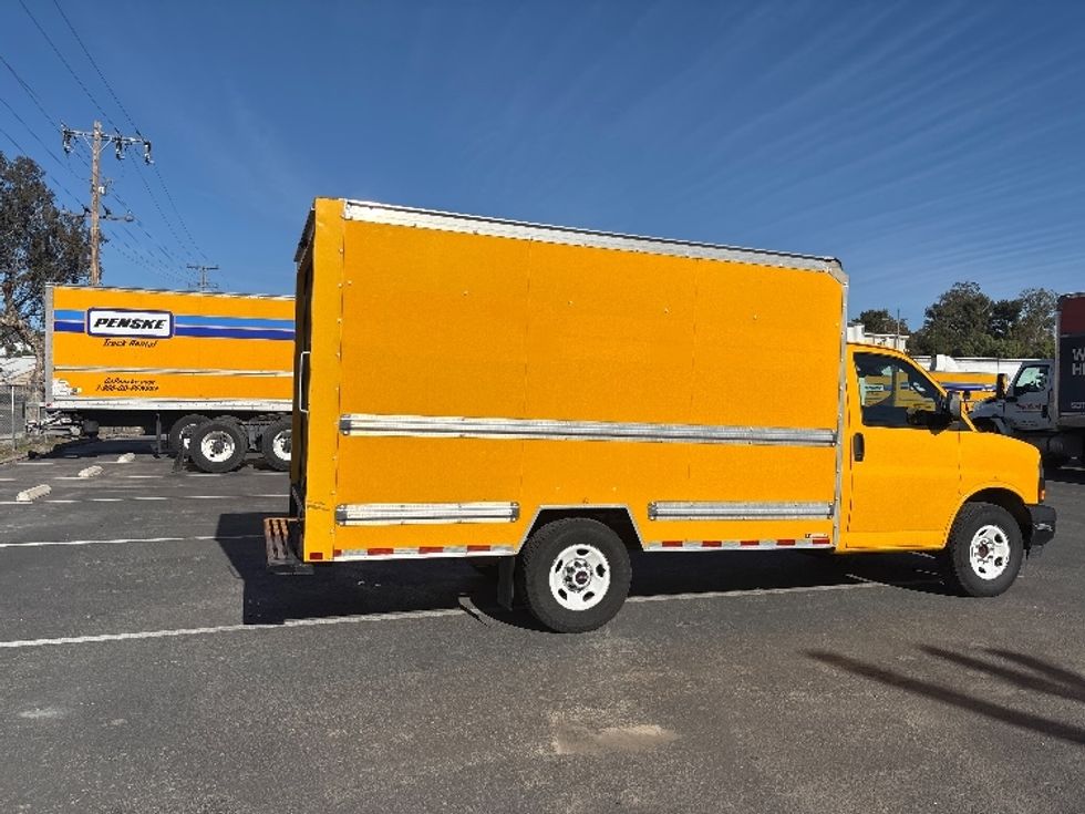 Light Duty Box Truck-Light and Medium Duty Trucks-GMC-2021-Savana G33503-Fontana-CA-103,063\n\t\tmiles-$ 27,250 - Image 11