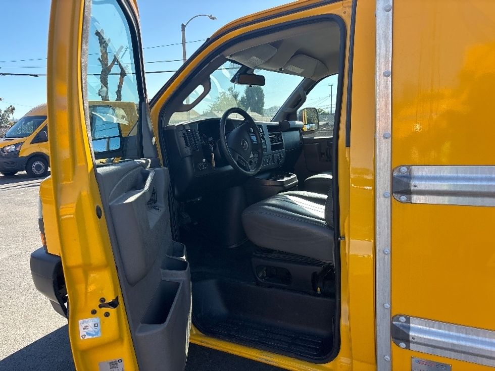 Light Duty Box Truck-Light and Medium Duty Trucks-GMC-2021-Savana G33503-Fontana-CA-103,063\n\t\tmiles-$ 27,250 - Image 14