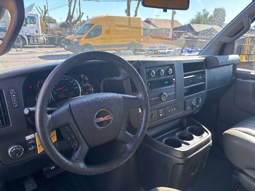 Light Duty Box Truck-Light and Medium Duty Trucks-GMC-2021-Savana G33503-Fontana-CA-103,063\n\t\tmiles-$ 27,250 - Image 15