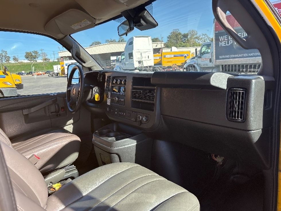 Light Duty Box Truck-Light and Medium Duty Trucks-GMC-2021-Savana G33503-Fontana-CA-103,063\n\t\tmiles-$ 27,250 - Image 19