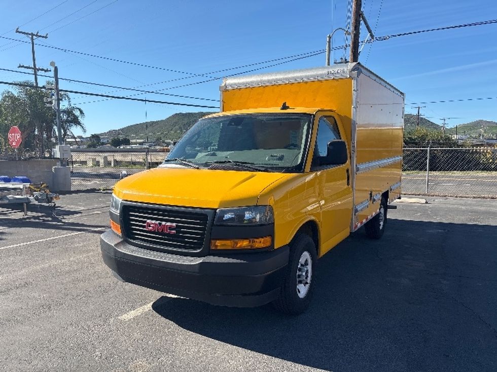 Light Duty Box Truck-Light and Medium Duty Trucks-GMC-2021-Savana G33503-Fontana-CA-103,063\n\t\tmiles-$ 27,250 - Image 3