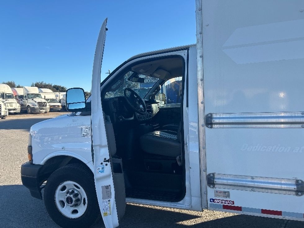 Light Duty Box Truck-Light and Medium Duty Trucks-GMC-2021-Savana G33503-Fontana-CA-106,247\n\t\tmiles-$ 29,500 - Image 16