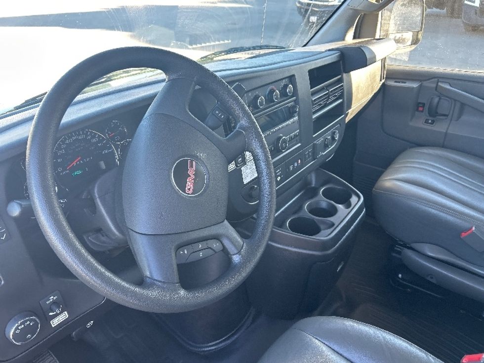 Light Duty Box Truck-Light and Medium Duty Trucks-GMC-2021-Savana G33503-Fontana-CA-106,247\n\t\tmiles-$ 29,500 - Image 18