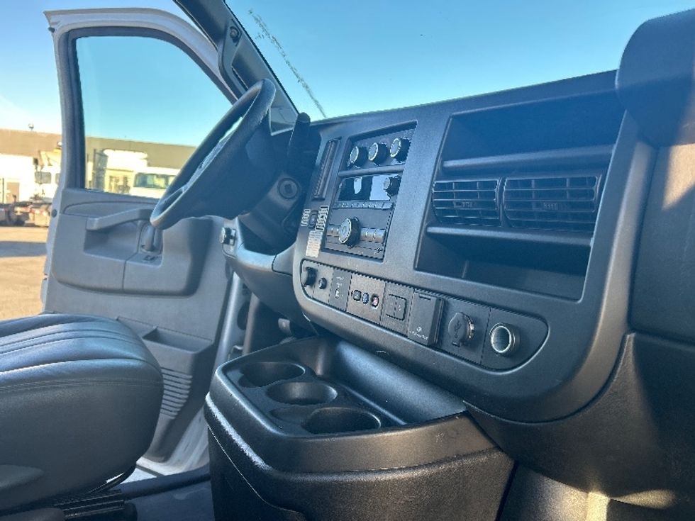 Light Duty Box Truck-Light and Medium Duty Trucks-GMC-2021-Savana G33503-Fontana-CA-106,247\n\t\tmiles-$ 29,500 - Image 22