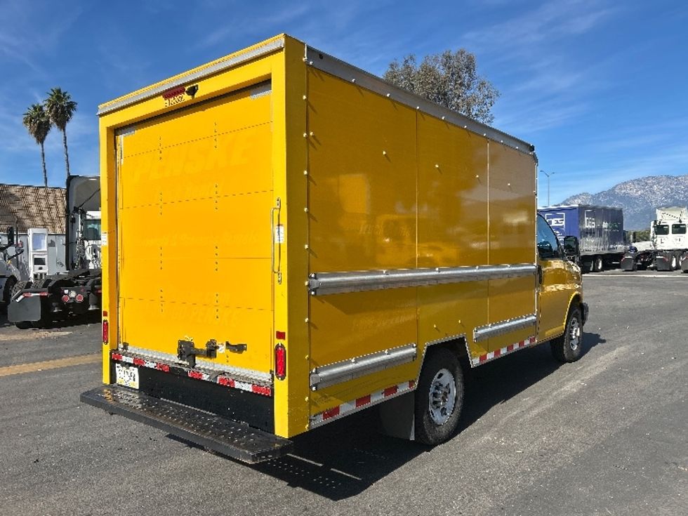 Light Duty Box Truck-Light and Medium Duty Trucks-GMC-2021-Savana G33503-Fontana-CA-106,785\n\t\tmiles-$ 26,750 - Image 13