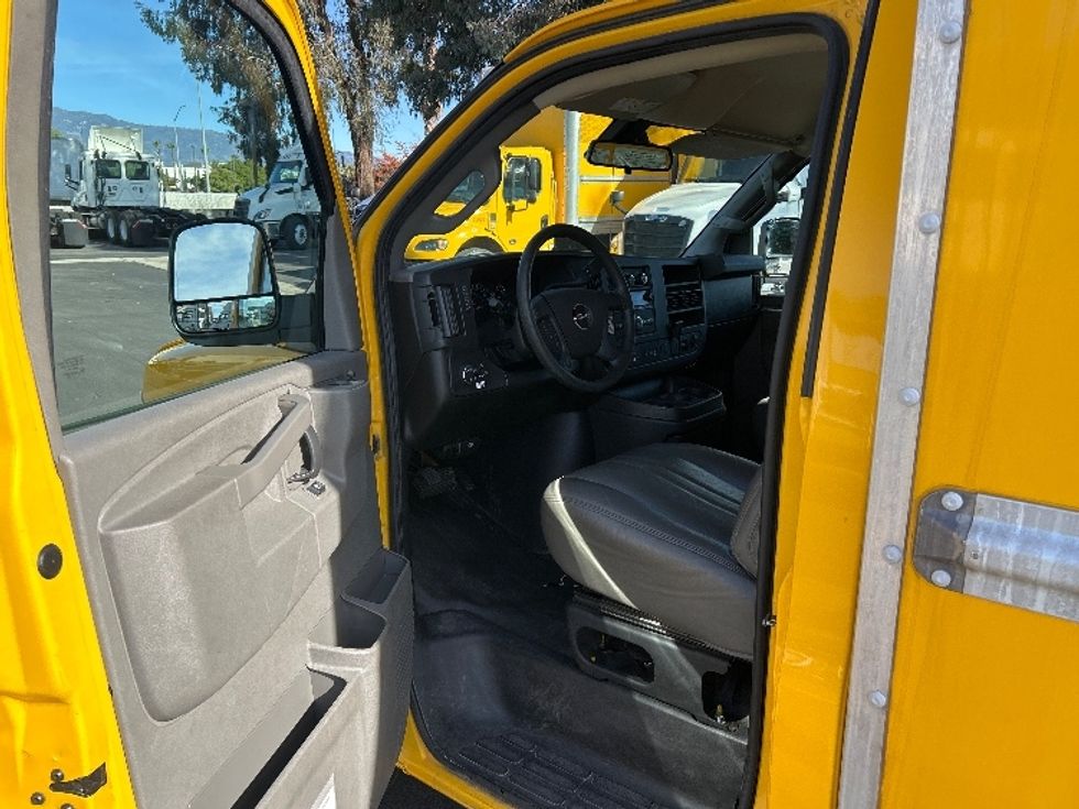 Light Duty Box Truck-Light and Medium Duty Trucks-GMC-2021-Savana G33503-Fontana-CA-106,785\n\t\tmiles-$ 26,750 - Image 16