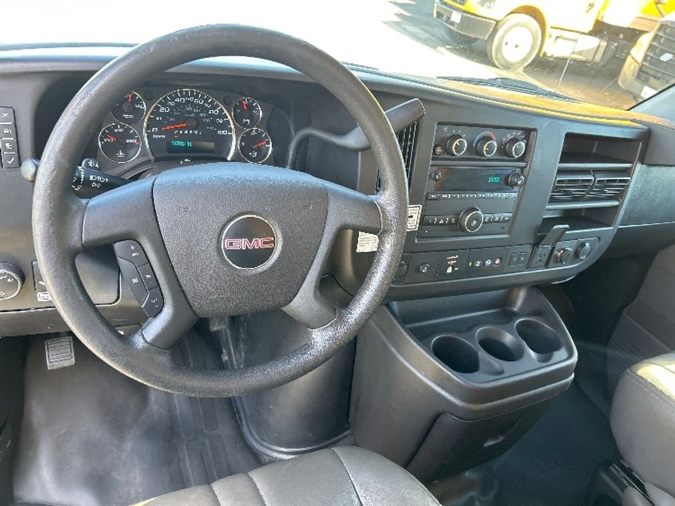 Light Duty Box Truck-Light and Medium Duty Trucks-GMC-2021-Savana G33503-Fontana-CA-106,785\n\t\tmiles-$ 26,750 - Image 18