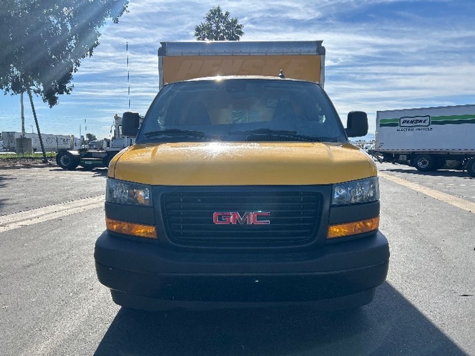 Light Duty Box Truck-Light and Medium Duty Trucks-GMC-2021-Savana G33503-Fontana-CA-106,785\n\t\tmiles-$ 26,750 - Image 2