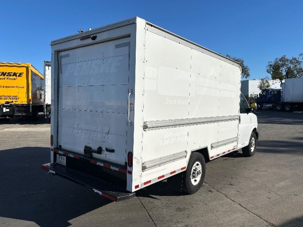 Light Duty Box Truck-Light and Medium Duty Trucks-GMC-2021-Savana G33503-Fontana-CA-107,986\n\t\tmiles-$ 29,250 - Image 11