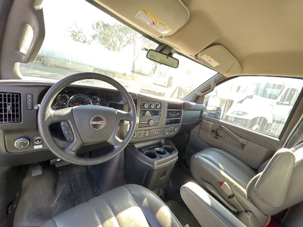 Light Duty Box Truck-Light and Medium Duty Trucks-GMC-2021-Savana G33503-Fontana-CA-107,986\n\t\tmiles-$ 29,250 - Image 16