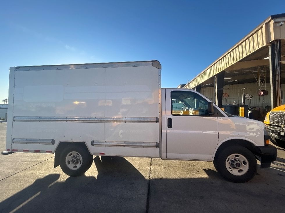 Light Duty Box Truck-Light and Medium Duty Trucks-GMC-2021-Savana G33503-Fontana-CA-109,152\n\t\tmiles-$ 29,000 - Image 14