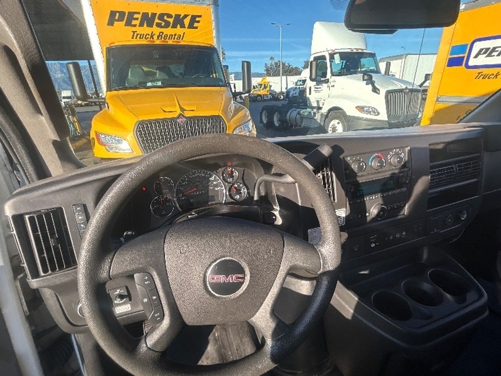 Light Duty Box Truck-Light and Medium Duty Trucks-GMC-2021-Savana G33503-Fontana-CA-109,152\n\t\tmiles-$ 29,000 - Image 16