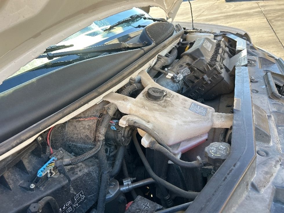 Light Duty Box Truck-Light and Medium Duty Trucks-GMC-2021-Savana G33503-Fontana-CA-109,152\n\t\tmiles-$ 29,000 - Image 22