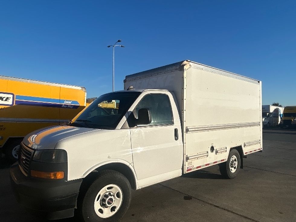 Light Duty Box Truck-Light and Medium Duty Trucks-GMC-2021-Savana G33503-Fontana-CA-109,152\n\t\tmiles-$ 29,000 - Image 3