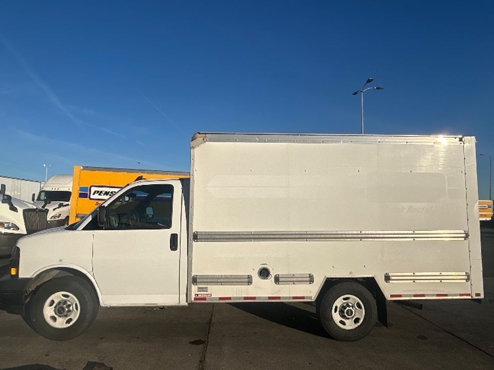 Light Duty Box Truck-Light and Medium Duty Trucks-GMC-2021-Savana G33503-Fontana-CA-109,152\n\t\tmiles-$ 29,000 - Image 4