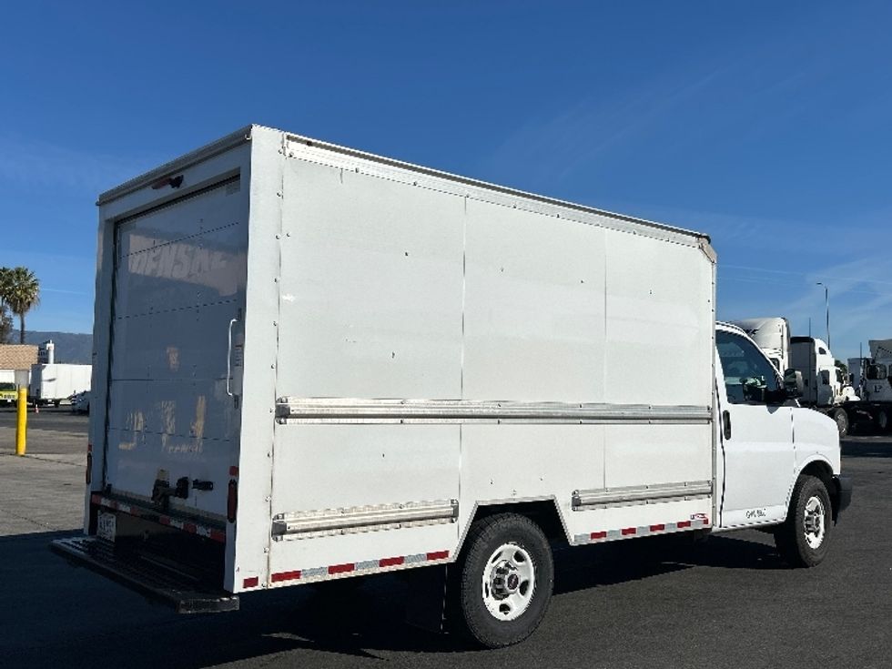 Light Duty Box Truck-Light and Medium Duty Trucks-GMC-2021-Savana G33503-Fontana-CA-113,305\n\t\tmiles-$ 28,500 - Image 13