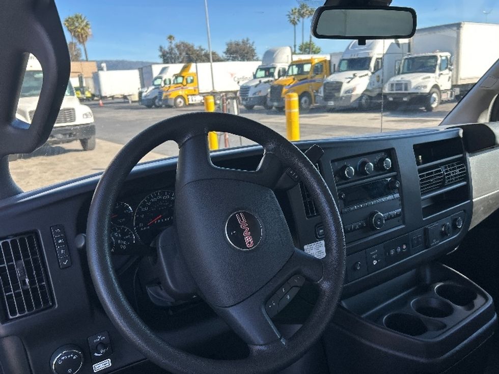 Light Duty Box Truck-Light and Medium Duty Trucks-GMC-2021-Savana G33503-Fontana-CA-113,305\n\t\tmiles-$ 28,500 - Image 17