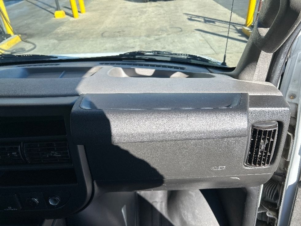 Light Duty Box Truck-Light and Medium Duty Trucks-GMC-2021-Savana G33503-Fontana-CA-113,305\n\t\tmiles-$ 28,500 - Image 21