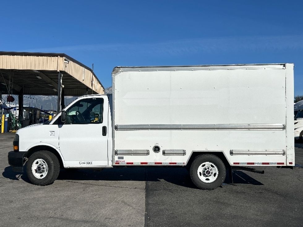 Light Duty Box Truck-Light and Medium Duty Trucks-GMC-2021-Savana G33503-Fontana-CA-113,305\n\t\tmiles-$ 28,500 - Image 4