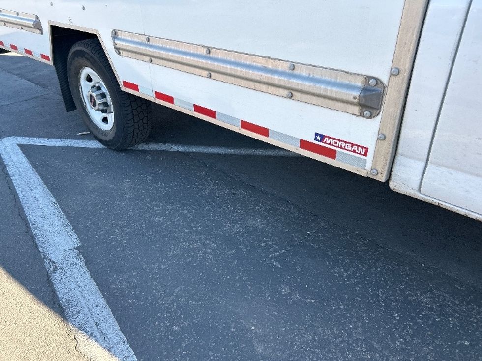 Light Duty Box Truck-Light and Medium Duty Trucks-GMC-2021-Savana G33503-Fontana-CA-113,924\n\t\tmiles-$ 28,500 - Image 13