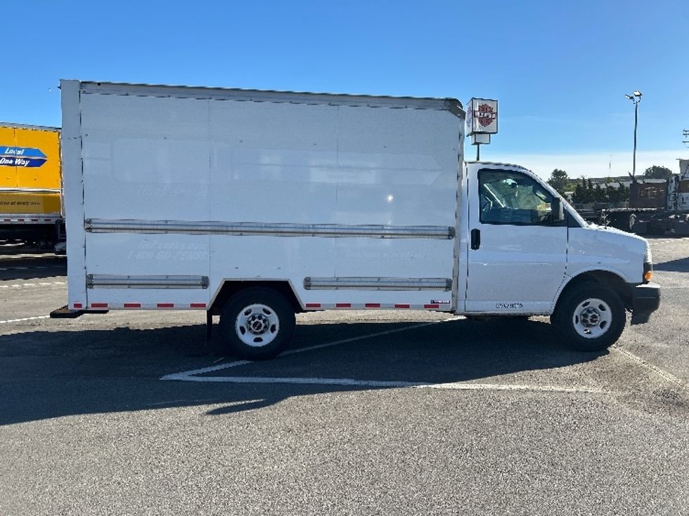 Light Duty Box Truck-Light and Medium Duty Trucks-GMC-2021-Savana G33503-Fontana-CA-113,924\n\t\tmiles-$ 28,500 - Image 14