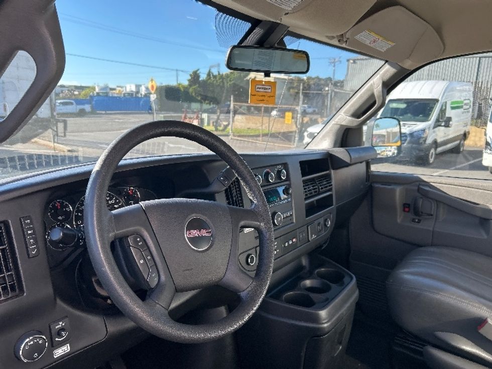 Light Duty Box Truck-Light and Medium Duty Trucks-GMC-2021-Savana G33503-Fontana-CA-113,924\n\t\tmiles-$ 28,500 - Image 16