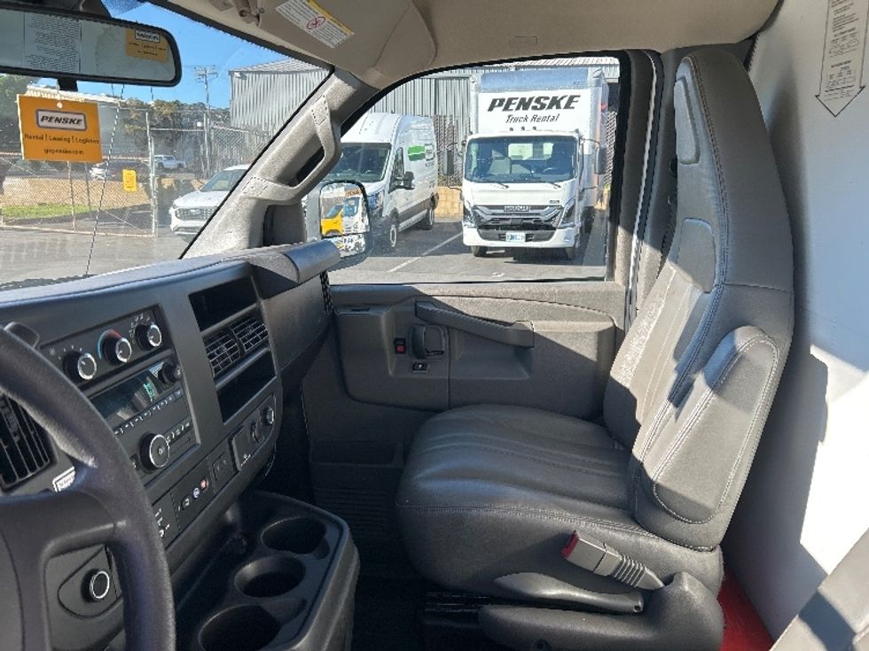 Light Duty Box Truck-Light and Medium Duty Trucks-GMC-2021-Savana G33503-Fontana-CA-113,924\n\t\tmiles-$ 28,500 - Image 18