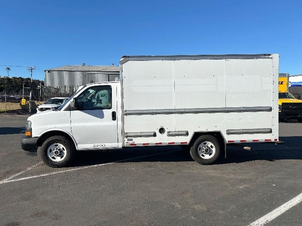 Light Duty Box Truck-Light and Medium Duty Trucks-GMC-2021-Savana G33503-Fontana-CA-113,924\n\t\tmiles-$ 28,500 - Image 4